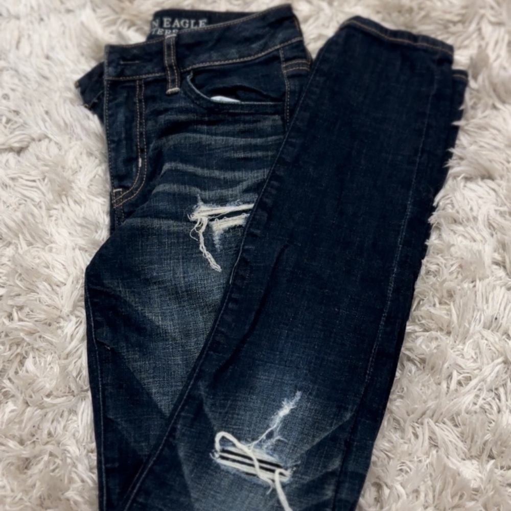 Size 0 AE jeans.